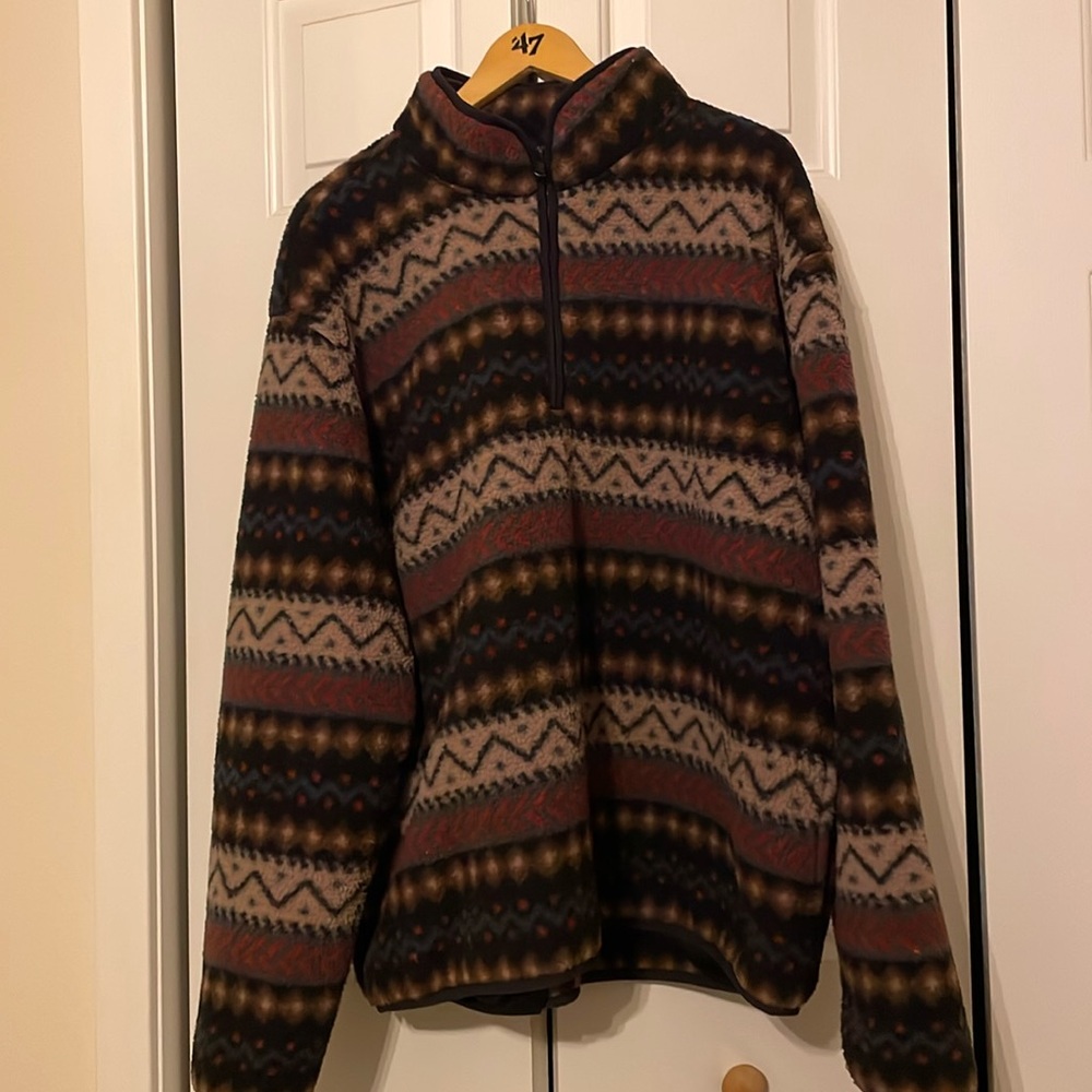 Like new Old Navy 2024 fleece pullover with retro print
